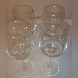 NEW Set of 4 wine glasses FREE SHIPPING!